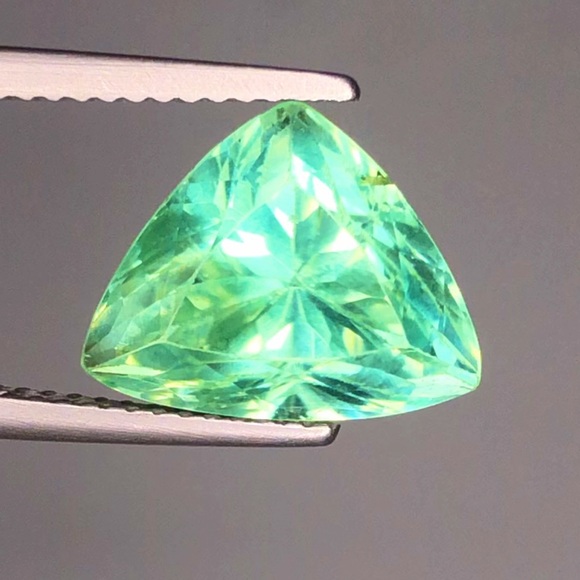 Outstanding Green Color Natural Spodumene 5.80 Ct Green Spodumene - Picture 1 of 17